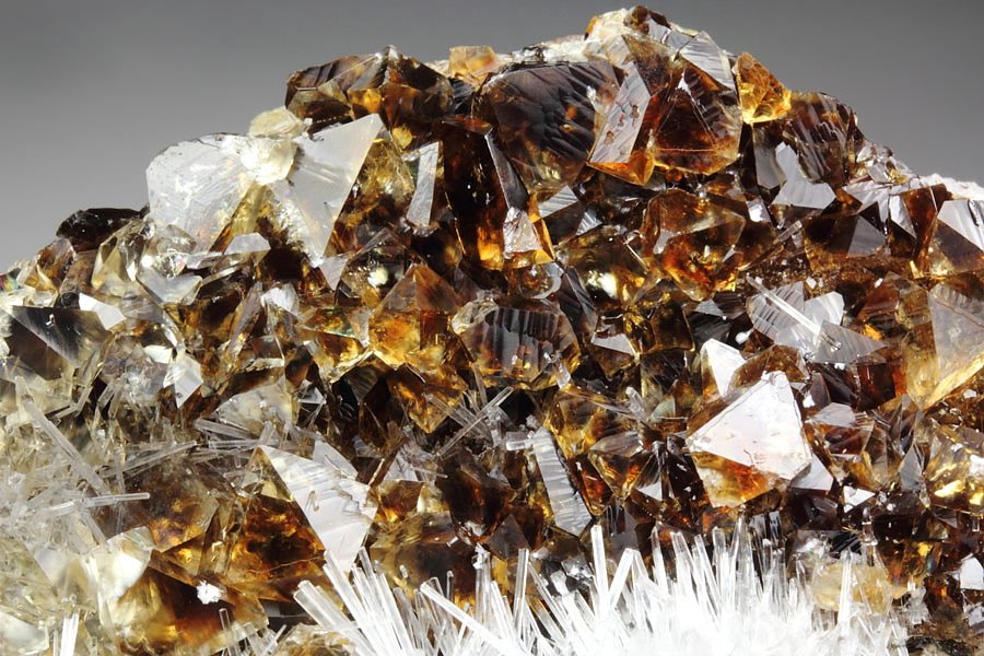 CALCITE, NATROLITE