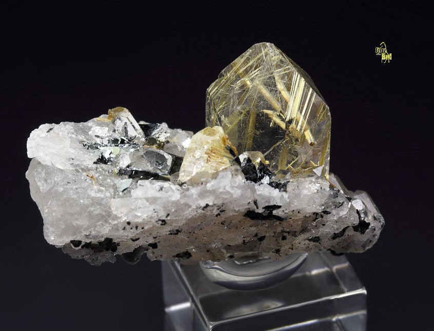 QUARTZ with RUTILE inclusions, HEMATITE