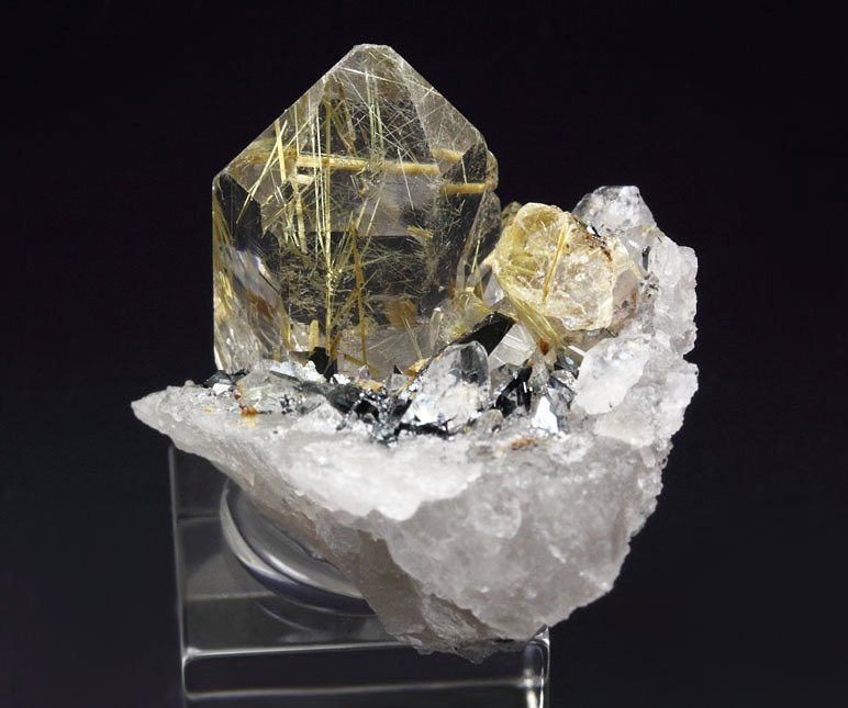 QUARTZ with RUTILE inclusions, HEMATITE