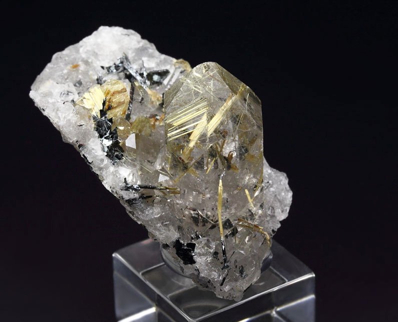 QUARTZ with RUTILE inclusions, HEMATITE