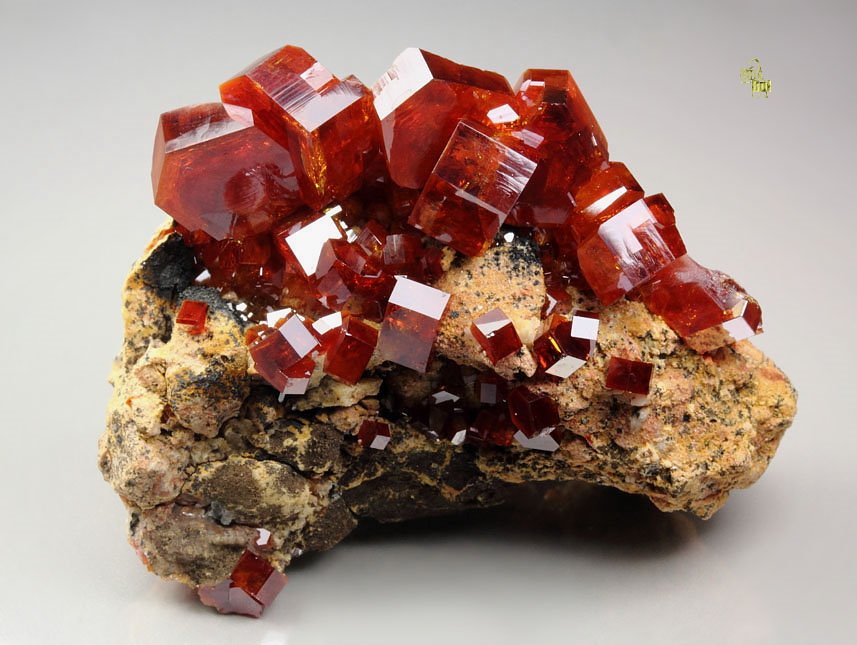 gemmy VANADINITE