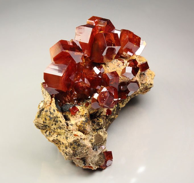 gemmy VANADINITE