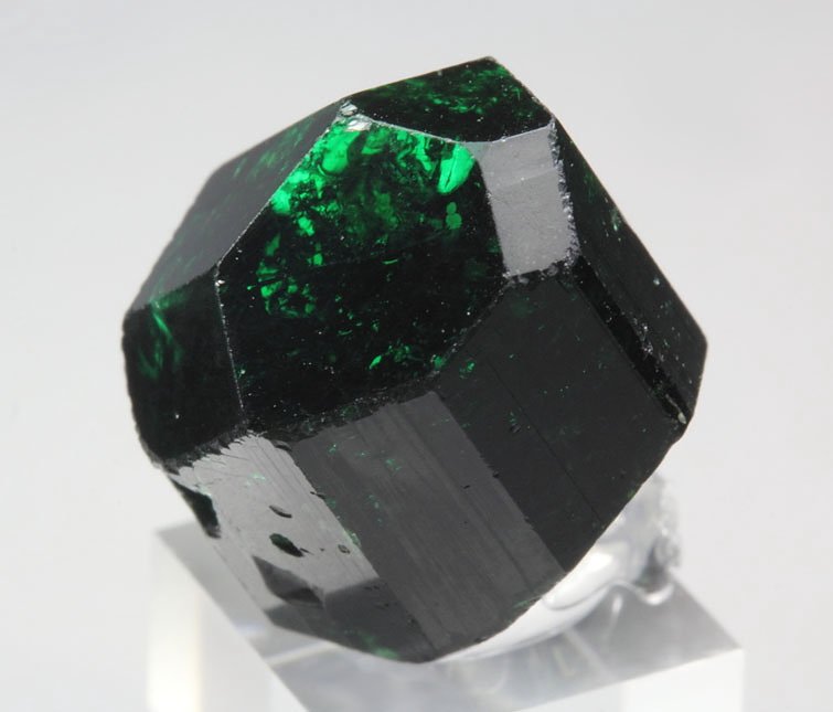 gem TOURMALINE var. CHROME TOURMALINE