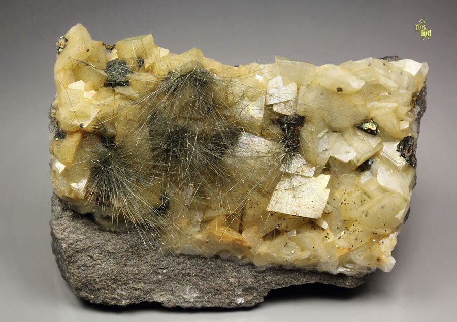 MILLERITE, DOLOMITE, CHALCOPYRITE