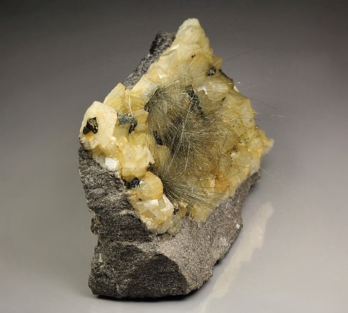 MILLERITE, DOLOMITE, CHALCOPYRITE