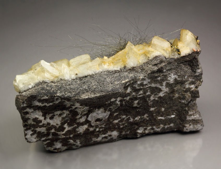 MILLERITE, DOLOMITE, CHALCOPYRITE