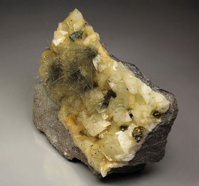 MILLERITE, DOLOMITE, CHALCOPYRITE