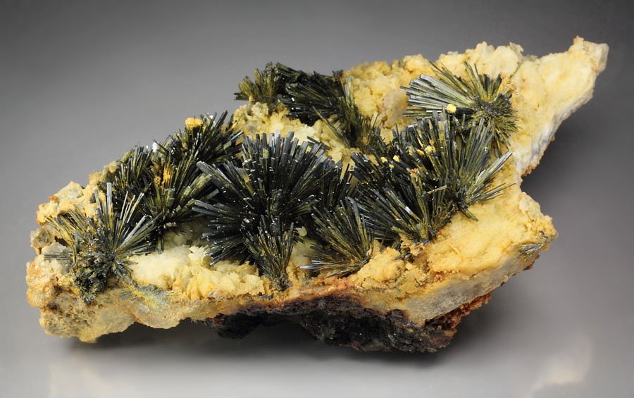 STIBNITE, SIDERITE