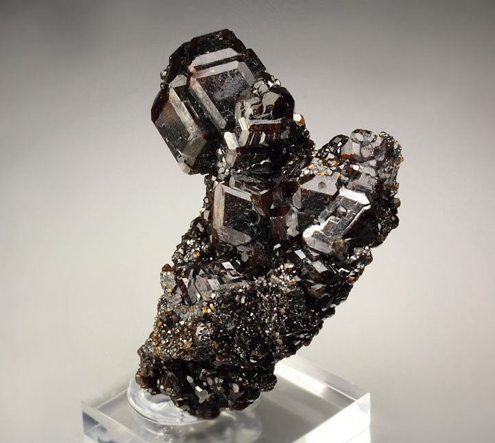 new find - GARNET var. ANDRADITE var. MELANITE