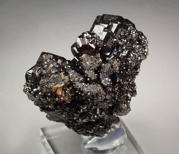 new find - GARNET var. ANDRADITE var. MELANITE