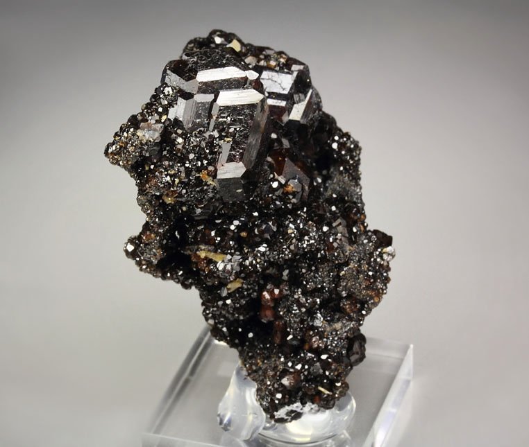 new find - GARNET var. ANDRADITE var. MELANITE