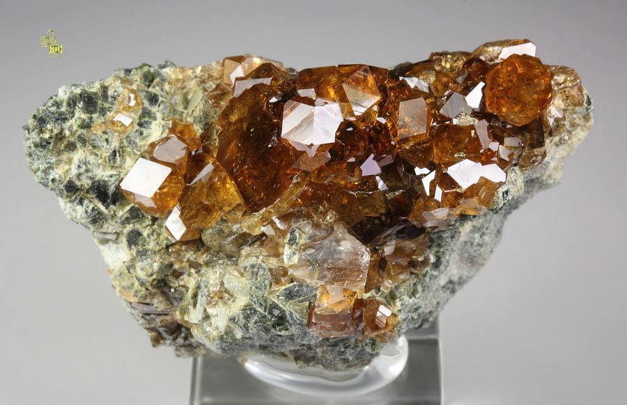 gem GARNET var. GROSSULAR