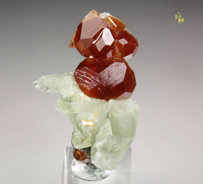 gemmy GARNET var. HESSONITE, DIOPSIDE