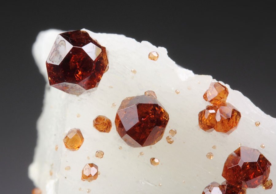 gem GARNET var. SPESSARTINE