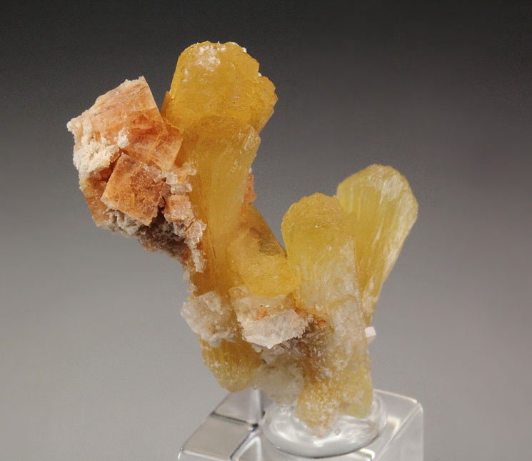 STILBITE, CHABAZITE, HEULANDITE