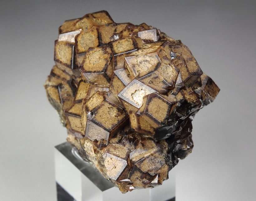 GARNET var. ANDRADITE