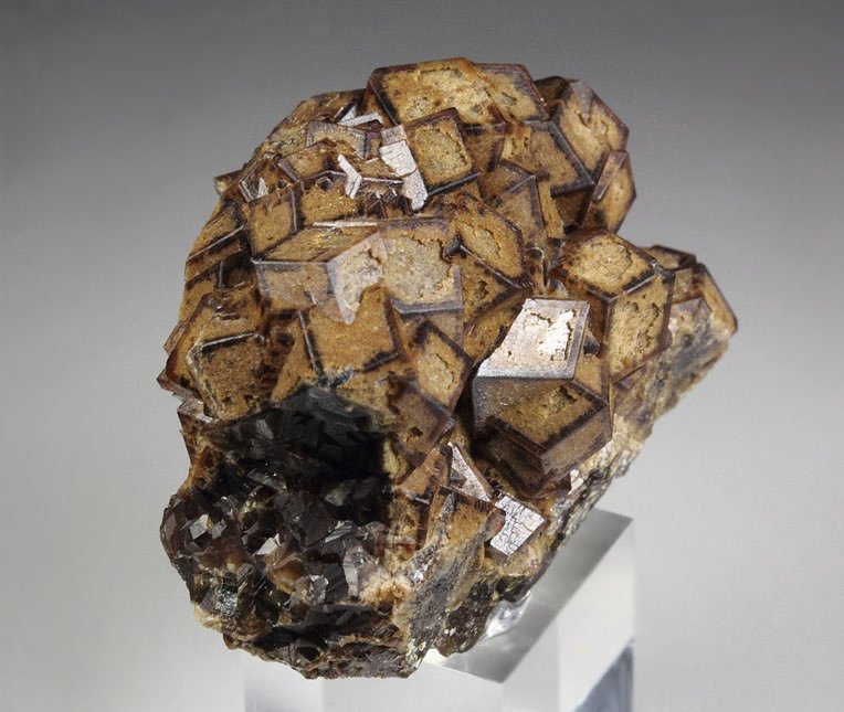 GARNET var. ANDRADITE