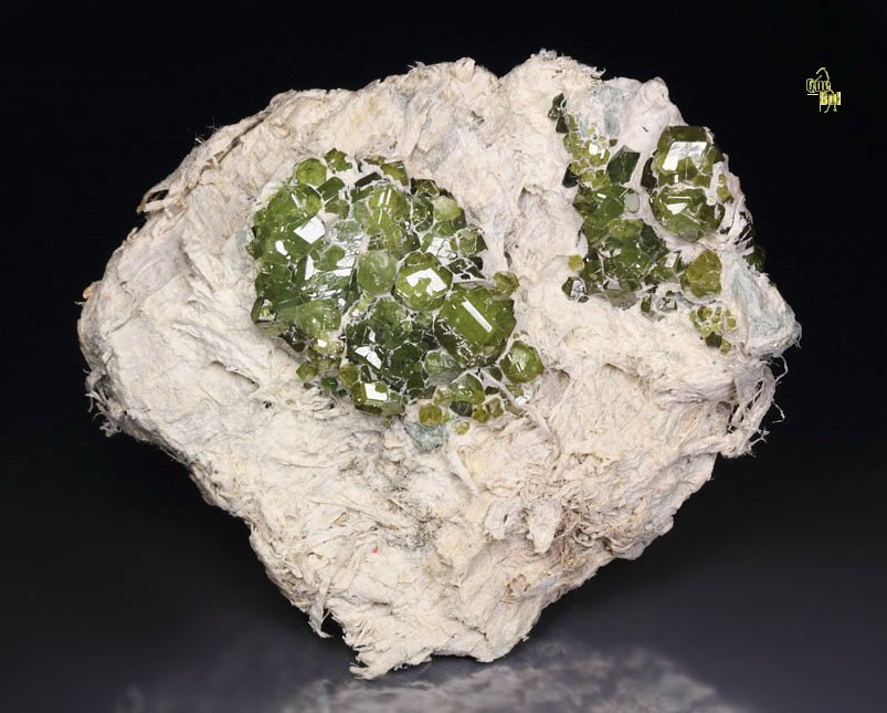 gemmy GARNET var. ANDRADITE var. DEMANTOID