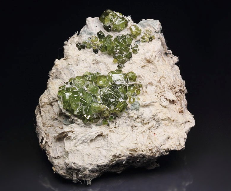 gemmy GARNET var. ANDRADITE var. DEMANTOID