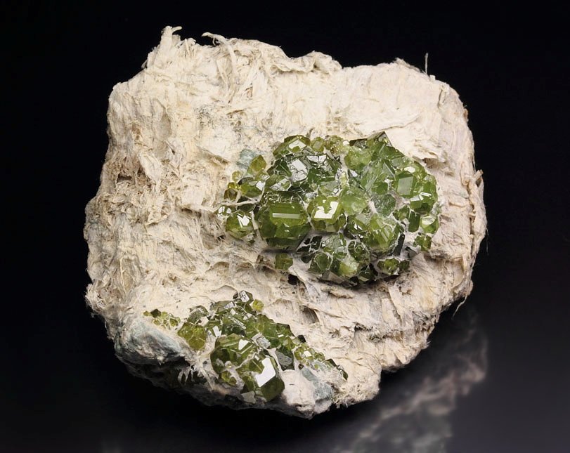 gemmy GARNET var. ANDRADITE var. DEMANTOID