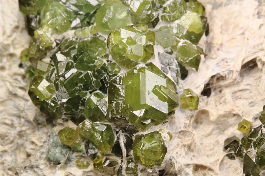 gemmy GARNET var. ANDRADITE var. DEMANTOID