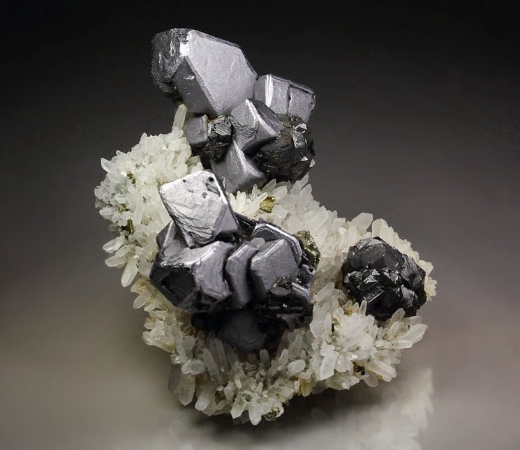 skeletal GALENA, SPHALERITE, CHALCOPYRITE, QUARTZ