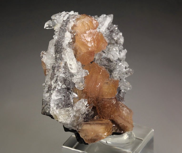 OLMIITE, QUARTZ