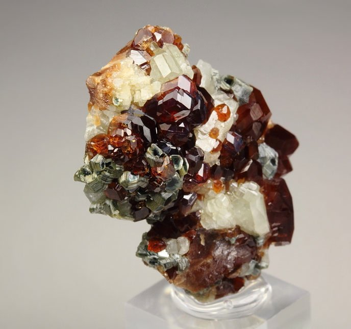 gem GARNET var. HESSONITE, DIOPSIDE, CLINOCHLORE