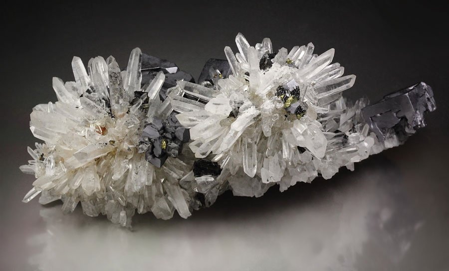 skeletal GALENA, SPHALERITE, CHALCOPYRITE, QUARTZ