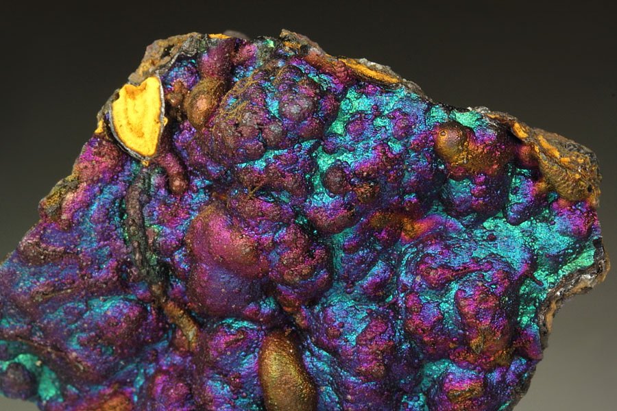 iridescent GOETHITE