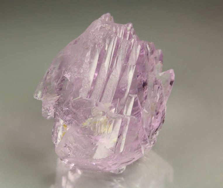 gem SPODUMENE var. KUNZITE