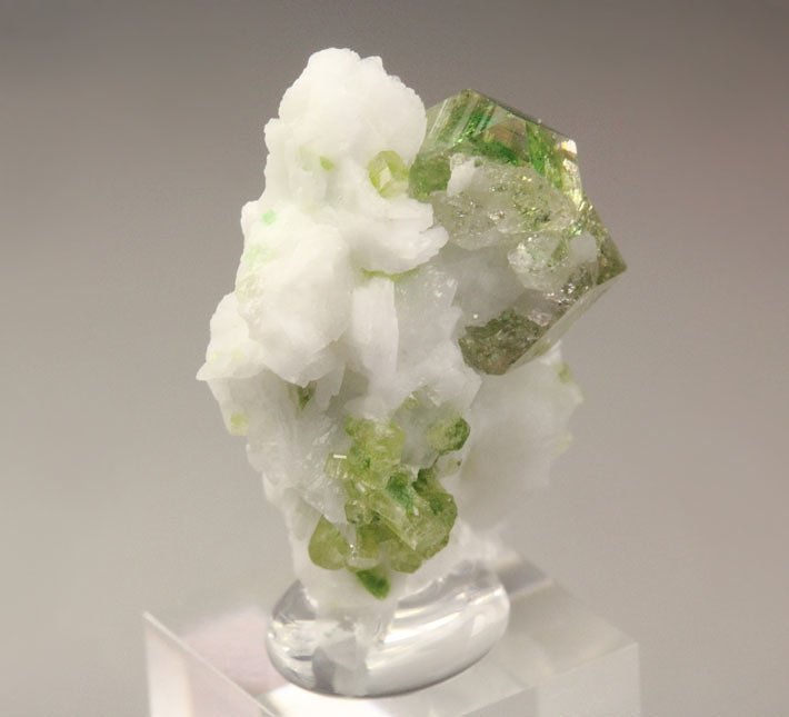 gem GARNET var. GROSSULAR with GREEN CHROMIAN PHANTOMS, ALBITE