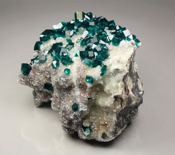 gem DIOPTASE, CALCITE