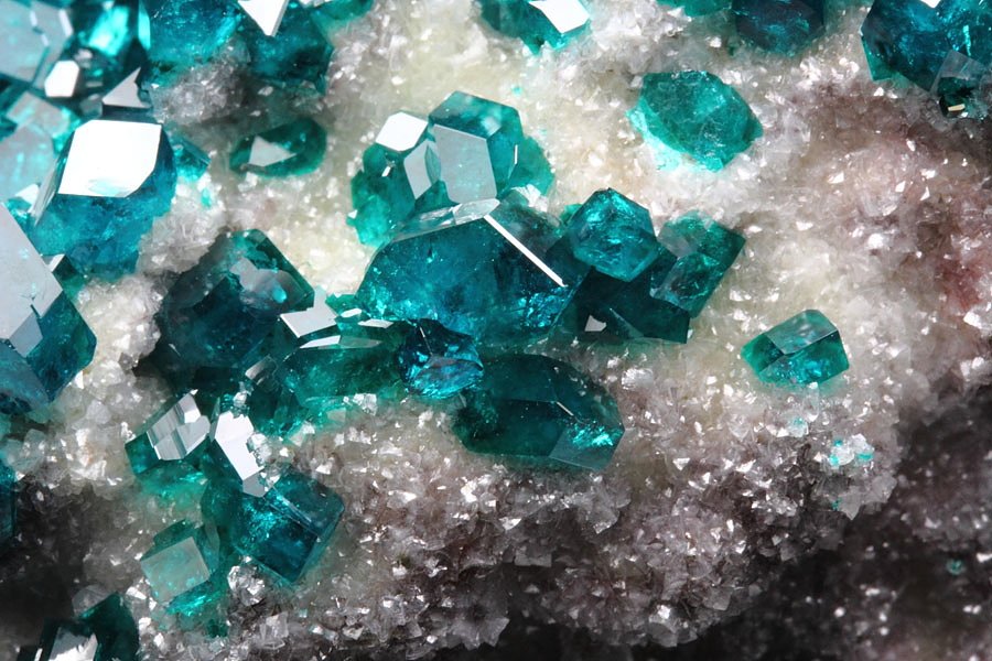 gem DIOPTASE, CALCITE