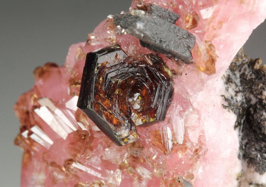 SHIGAITE, RHODOCHROSITE 