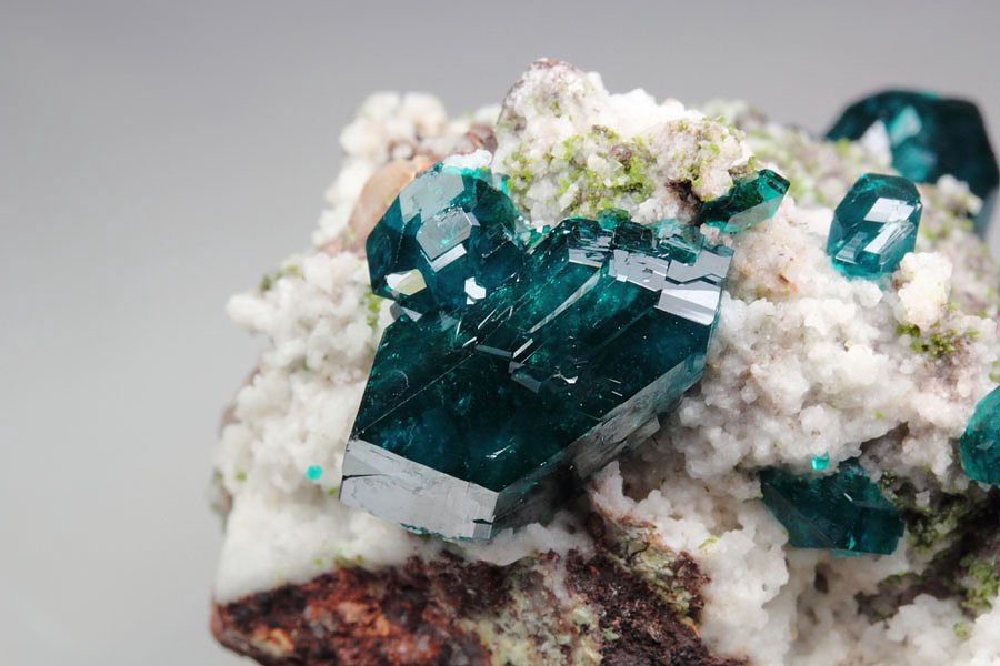 gemmy DIOPTASE bi-terminated, DUFTITE