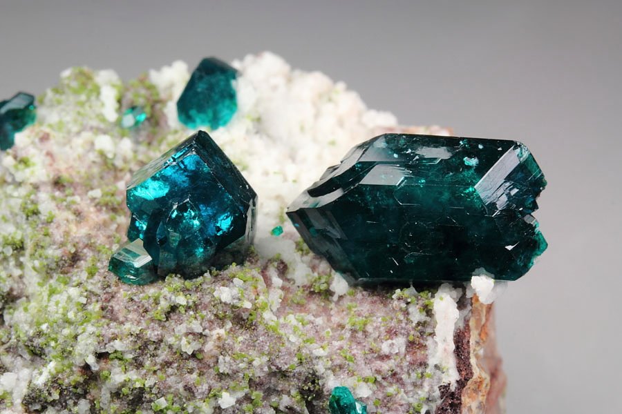 gemmy DIOPTASE bi-terminated, DUFTITE