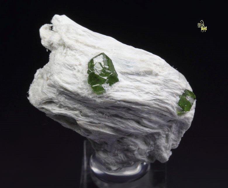 GARNET var. ANDRADITE var. DEMANTOID