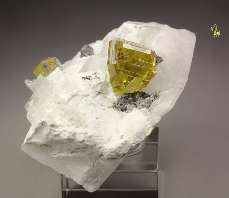 new find - gem SPHALERITE var. CLEIOPHANE twinned