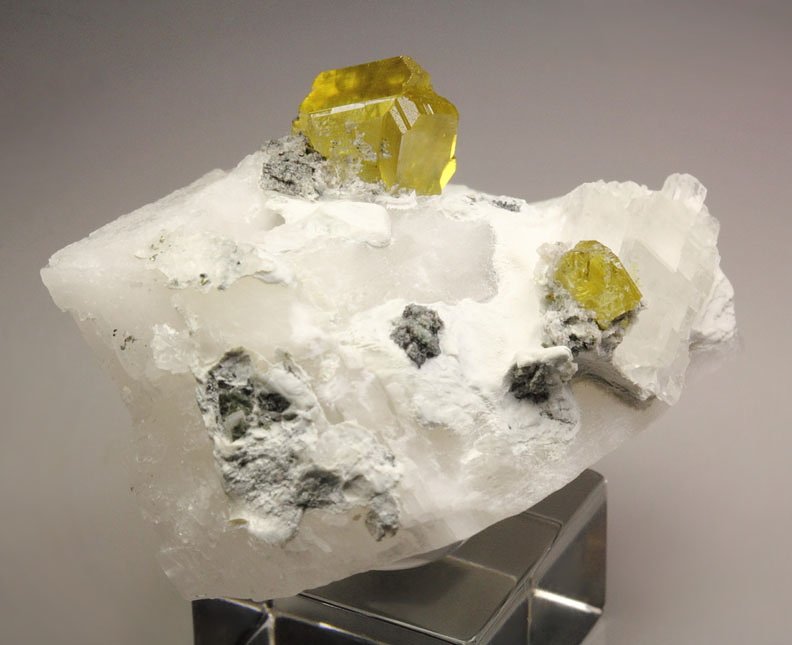 new find - gem SPHALERITE var. CLEIOPHANE twinned