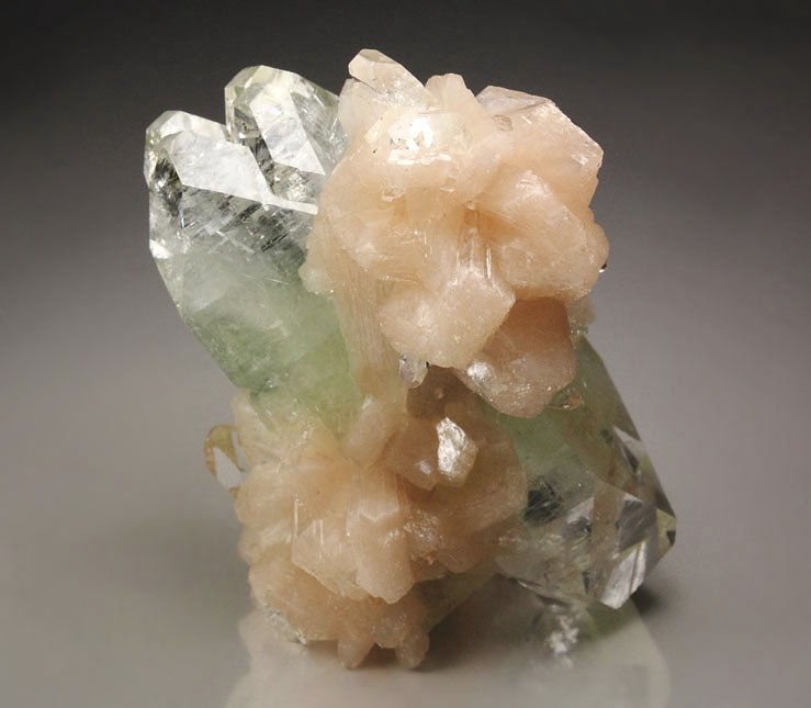 gem FLUORAPOPHYLLITE-(K) bi-terminated, STILBITE