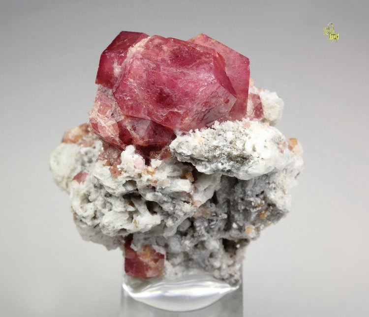 GARNET var. GROSSULAR