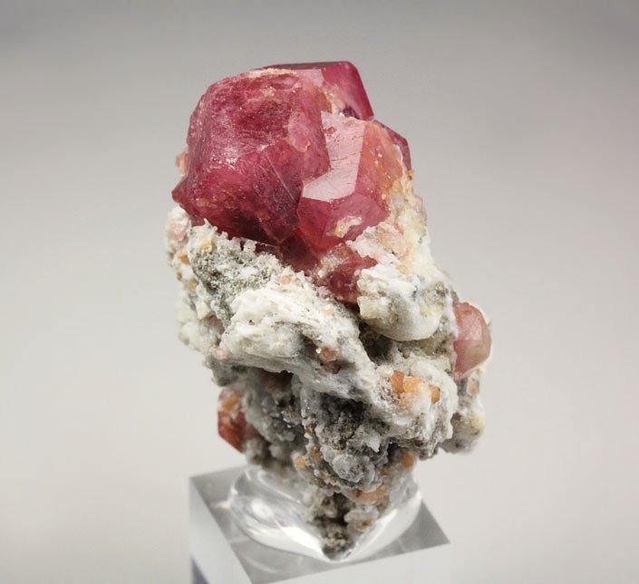 GARNET var. GROSSULAR