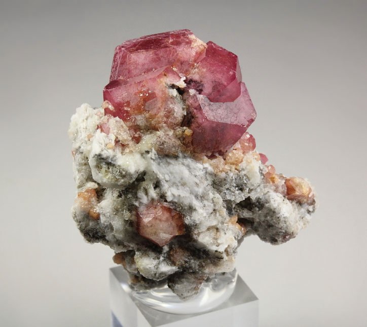 GARNET var. GROSSULAR