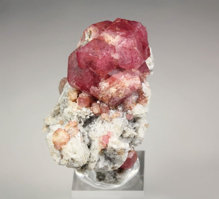 GARNET var. GROSSULAR