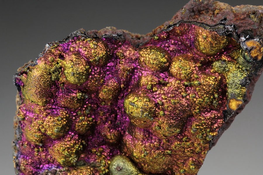 iridescent GOETHITE