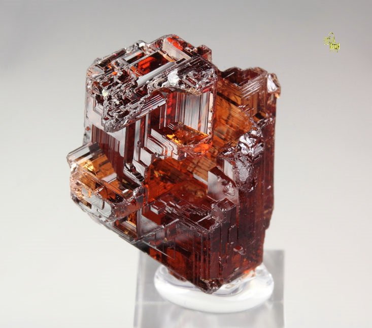 gem GARNET var. SPESSARTINE skeletal 