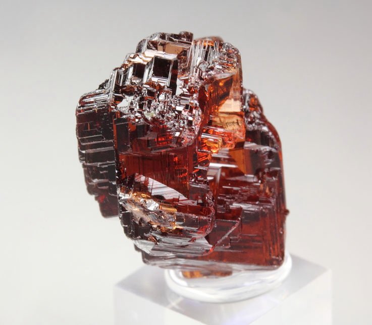 gem GARNET var. SPESSARTINE skeletal 