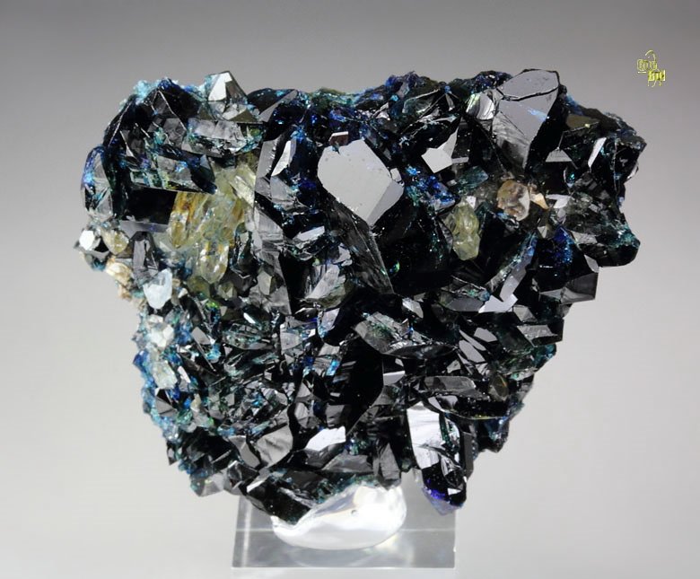 LAZULITE, QUARTZ, SIDERITE