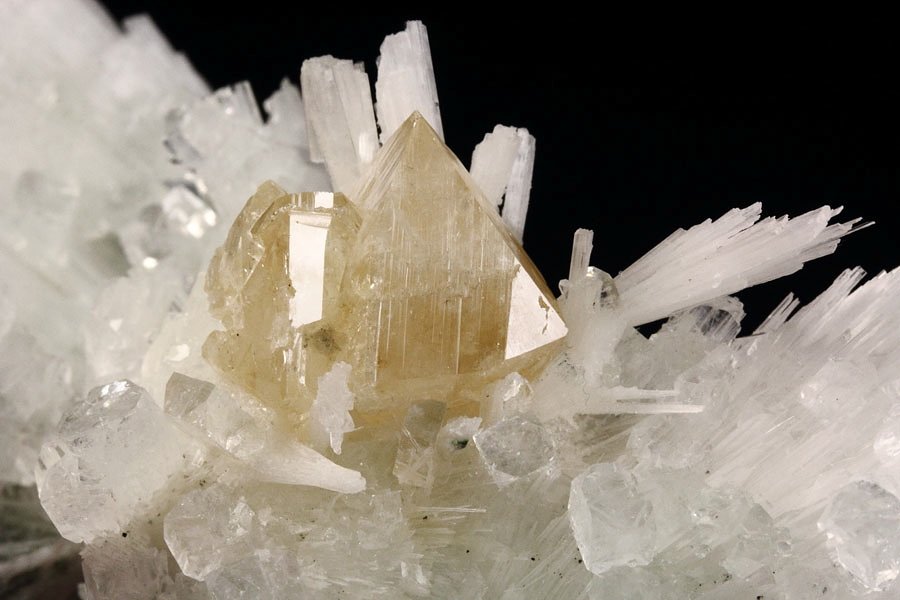 gemmy POWELLITE, SCOLECITE, FLUORAPOPHYLLITE-(K), STILBITE